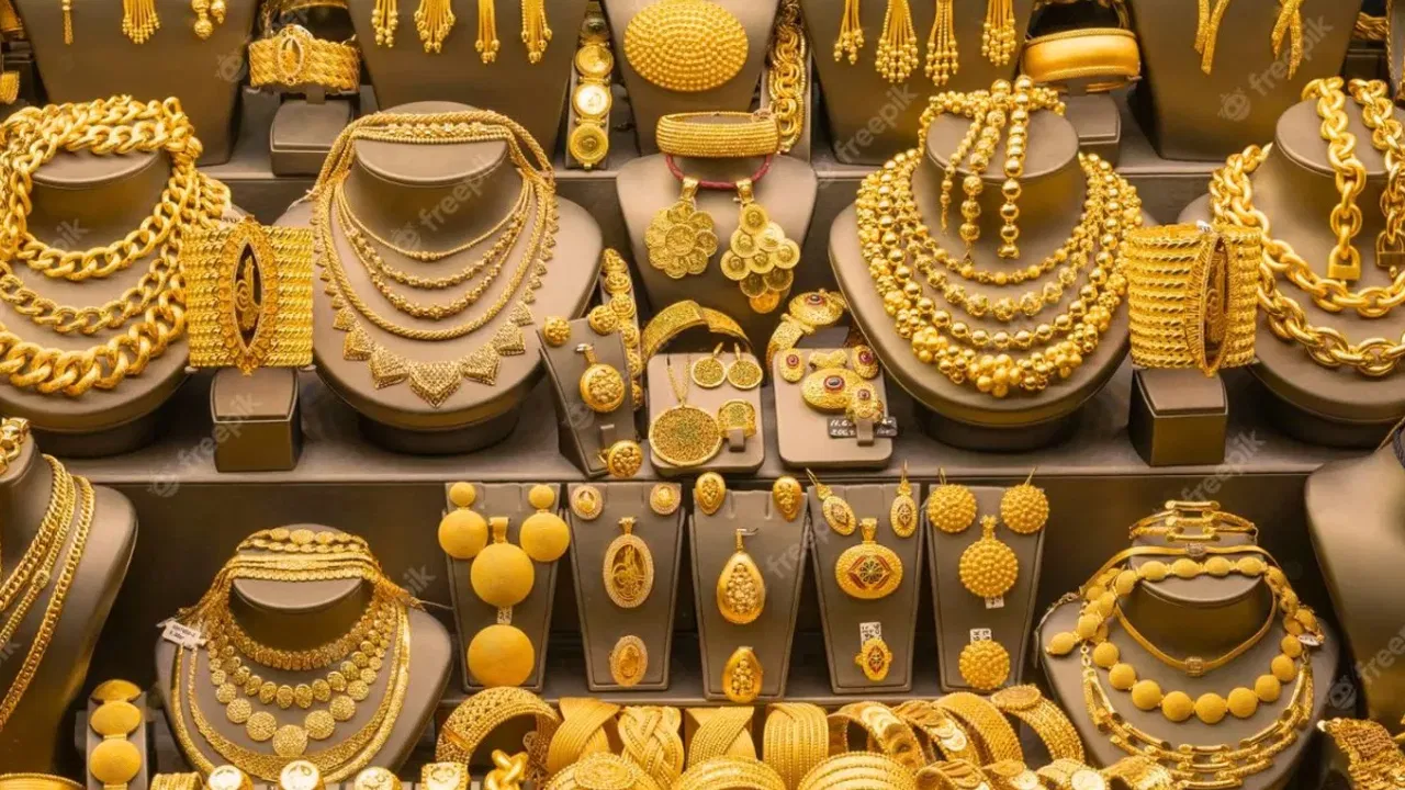 Buying gold ornaments is a little expensive for middle-class people How are the prices on Monday