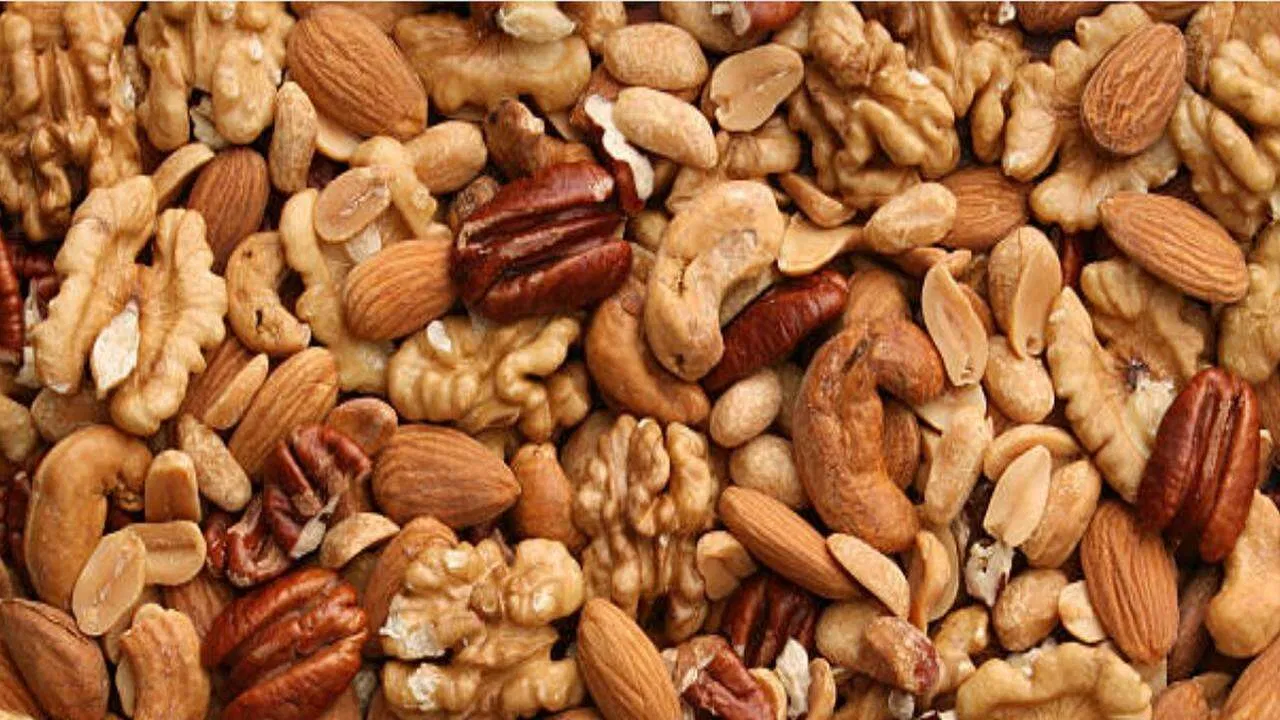 Eat soaked dry fruits reduce belly fat easily