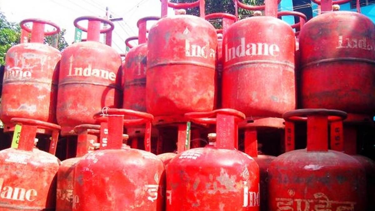 Hyderabad LPG Cylinder Price Update: Sources Indicate a Rs. 200 Reduction in Prices