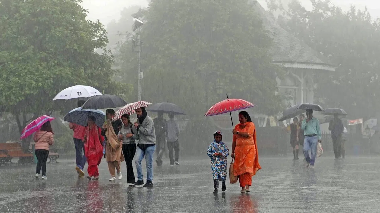 Alert to the people of Telangana Heavy rains in the region on Tuesday