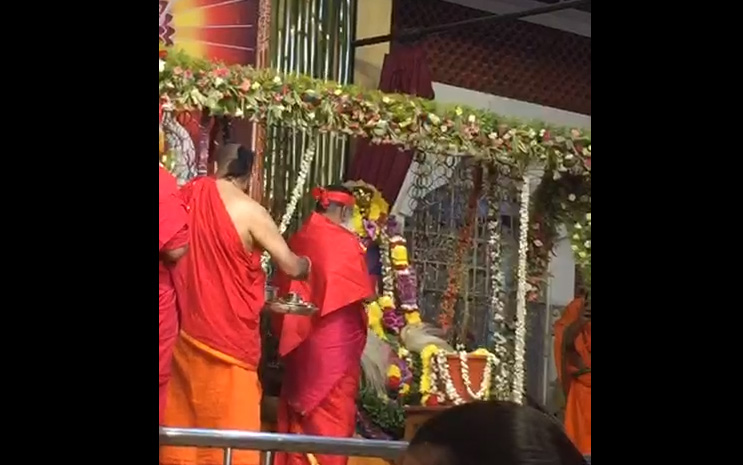 Avadhoota datta peetham Vijayawada Navaratri uchavam DAY 4 by sri Ganapathi sachchidananda swamiji 