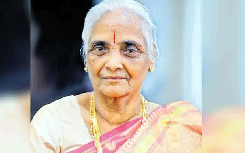 Former Chief Minister KCRs Sister Has Passed Away