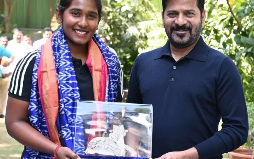 Gongadi Trisha: Under-19 Women Cricketer Gongadi Trisha Receives 1 Crore Gift