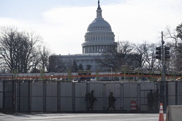 Individual with weapons apprehended in the vicinity of the US Capitol