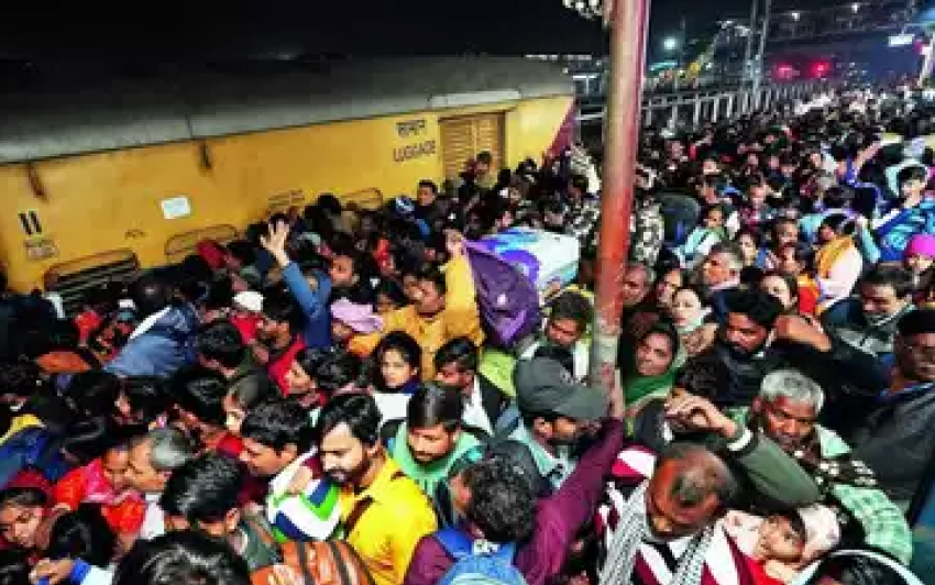 15 Killed in Stampede at New Delhi Railway Station During Mahakumbh Rush