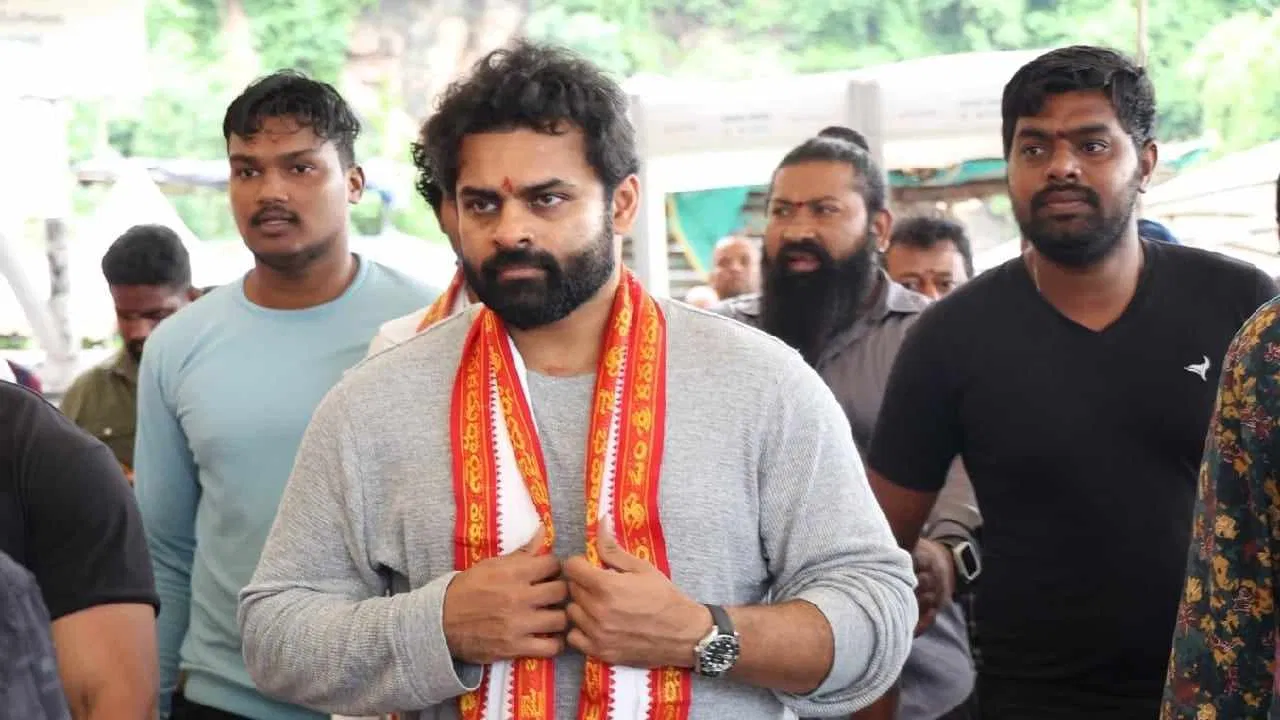 Sai Dharam Tej and his Film Crew Visit to Indrakeeladri Kanaka Durgamma Temple