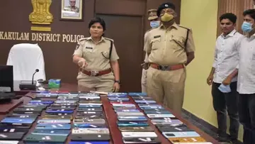 The police traced 150 lost mobile phones and gave them to the victims. The estimated value is Rs 20 lakh.