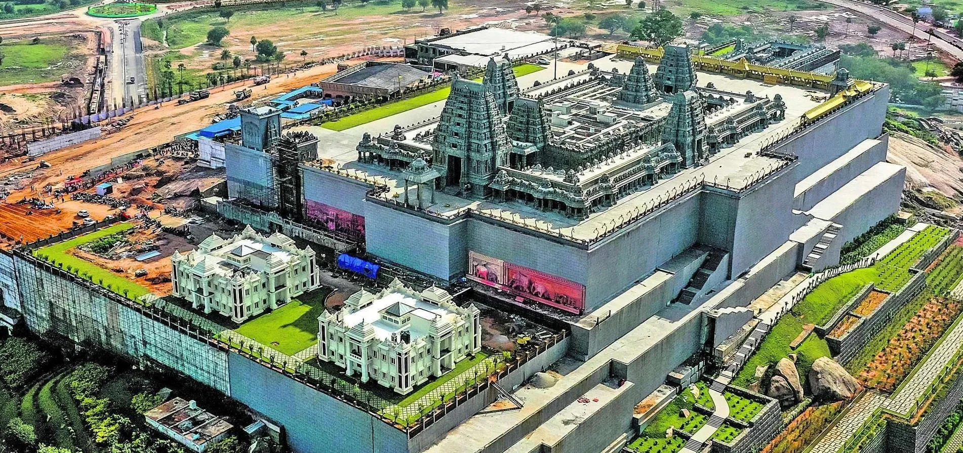 Yadadri Lakshmi Narasimha Swamy Temple is full with Devotees & doing Sathyanarayana Swamy Vratas